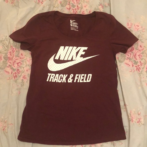 Nike Tops - Nike T-shirt